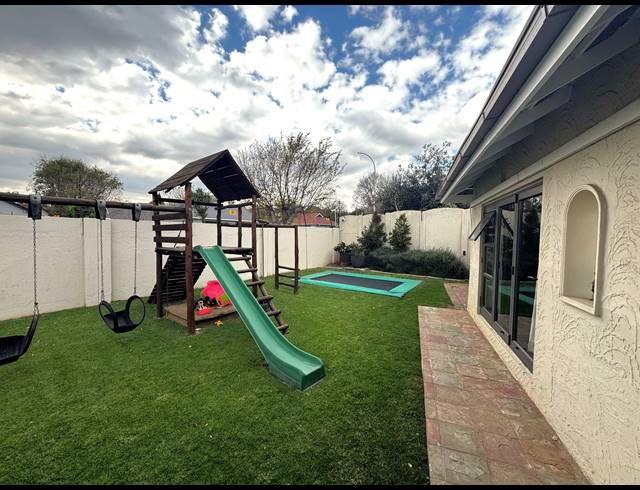 4 BEDROOM HOUSE FOR SALE IN BUURENDAL